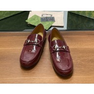 Gucci Men's loafer with Horsebit Burgundy leather with debossed GG leather detail 786426 1109-2024