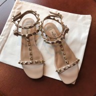 VALENTINO ROCKSTUD FLAT SANDALS NUDE SUMMER 2019