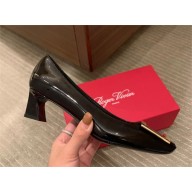 Roger Vivier heel 4.5cm Trompette Metal Buckle Pumps in Patent Leather black 2023