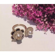 Chanel camellia ring with pearl