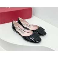 Roger Vivier Dorsay Lacquered Buckle Ballerinas in Patent Leather black 2023