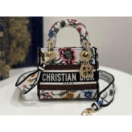 Dior Mini Lady D-Lite Bag in white Multicolor Dior Petites Fleurs Embroidery 2023