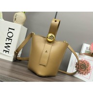 loewe mini Pebble Bucket bag in mellow calfskin sand 2024