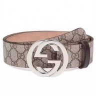 Our interlocking G buckle on our classic belt, made in our GG Supreme canvas.