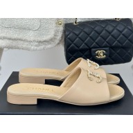 Chanel calfskin CC Logo slippers Beige heel 1.5cm 1122-2024
