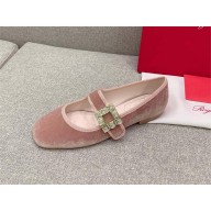 Roger Vivier Très Vivier Strass Buckle Babies Ballerinas in Velvet pink 2023