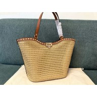 VALENTINO ROCKSTUD WOVEN RAFFIA SHOPPING BAG NATURAL/ALMOND 2024
