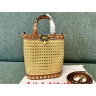 Valentino Garavani  mini Rockstud raffia shoulder bag 2024