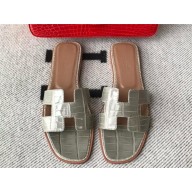 Hermes Oran Flat slippers in aligátor LEATHER gray 2024