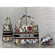 Dior Medium Lady D-Lite Bag in white Multicolor Petites Fleurs Embroidery 2023