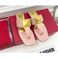 Valentino ONE STUD CALFSKIN FLAT THONG SANDAL pale pink 2023