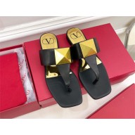 Valentino ONE STUD CALFSKIN FLAT THONG SANDAL black 2023