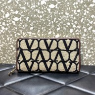 Valentino Garavani wallet in Toile Iconographe beige/black 2023