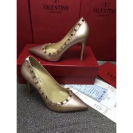 VALENTINO SHEEPSKIN ROCKSTUD PUMP 9.5CM gold