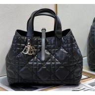Dior medium Toujours Bag in Black Macrocannage Calfskin 2023