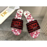 Dior White and Red Embroidered Cotton with Le Cœur des Papillons Motif Dway Slide 2024