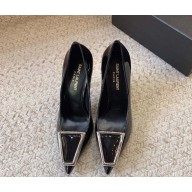 Saint Laurent  Avenue 110 patent leather pumps in black 1104-2024