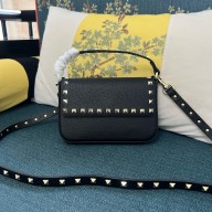 VALENTINO ROCKSTUD GRAINY CALFSKIN POUCH BLACK 2024