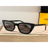 Fendi FE40089i Sunglasses 2025