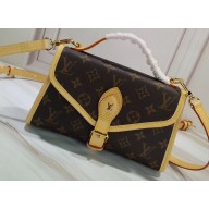 Louis Vuitton Monogram Canvas Buckle Bag M44919 2019
