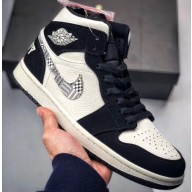 Nike Air Jordan 1 Mid Sneakers 04
