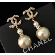 Chanel Twist CC and Pearl Earrings Gold/Crystal/White 2018