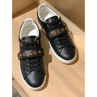 Louis Vuitton Cowhide Metal buckle shoes in Black Ls023