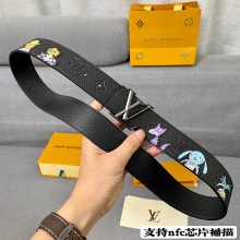 Louis Vuitton Calfskin belt in black   Ly003