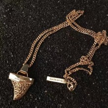 GIVENCHY SWEATER NECKLACE