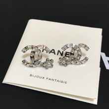 Chanel Ear studs Ce035
