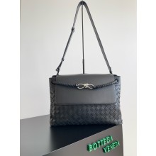 Bottega Veneta medium Andiamo Messenger bag BLACK 2025