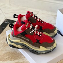 Balenciaga Triple-S  Clunky sneaker   Bs059