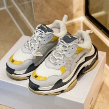 Balenciaga Triple-S  Clunky sneaker   Bs062