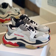 Balenciaga Triple-S  Clunky sneaker   Bs065