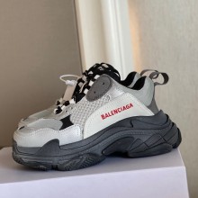 Balenciaga Triple-S  Clunky sneaker   Bs068