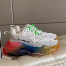 Balenciaga Triple-S  Clunky sneaker  Bs069