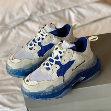 Balenciaga Triple-S  Clunky sneaker   Bs070