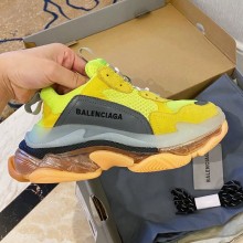 Balenciaga Triple-S  Clunky sneaker  Bs078
