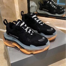 Balenciaga Triple-S  Clunky sneaker  Bs090