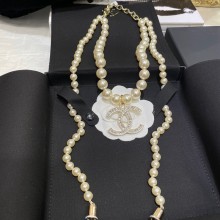 Chanel Pearl earphone chain Ce024