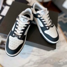 Chanel Silk cowhide sports shoes in white/black   Cs200