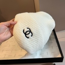 chanel white logo knitted hat 2024