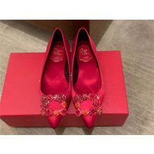 Roger Vivier Flower Strass Buckle Ballerinas in Satin red 2023