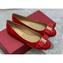 Ferragamo red Varina ballet flat in patent leather with a grosgrain bow