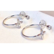 Louis Vuitton Idylle Blossom Hoop Earrings White Gold