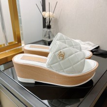 chanel G38555 sheepskin mules white 2022