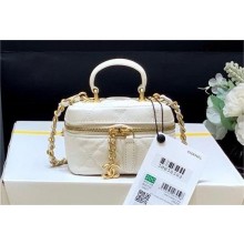 Chanel white mini clutch with chain in grained leather AP2194 2024(original quality)