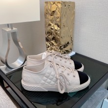 chanel creamy calfskin/black velvet sneakers G38278