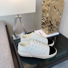 chanel white calfskin/black velvet sneakers G38278