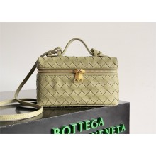 Bottega Veneta Intrecciato leather BANG BANG vanity case CLAY GREEN 2024